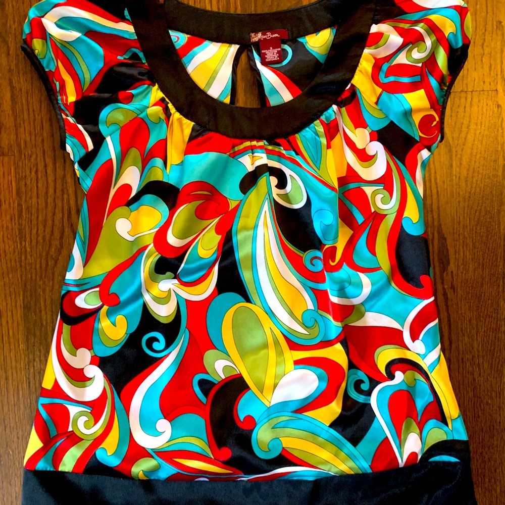 Juniors silky short sleeve blouse
